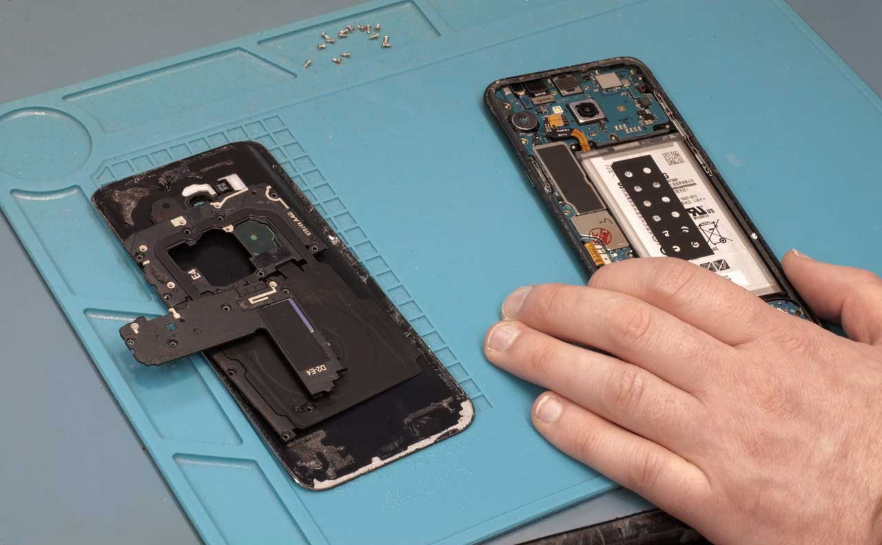 samsung-s8-screen-replacement-3 samsung-s8-screen-replacement-3